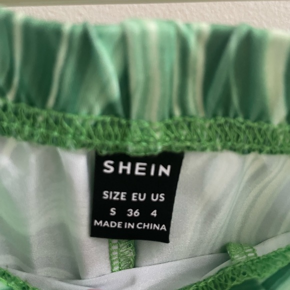 Green spiralled flare pants from Shein, women’s small - Picture 4 of 4